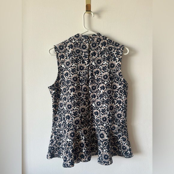 Banana Republic Floral Peplum Top - NWOT - Picture 2 of 3